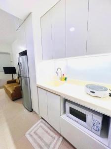 Cozy Apt walk to IT Park - fast wifi & pool access