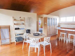 Moorings - Toogoom- Beachfront - 3BR- Aircon