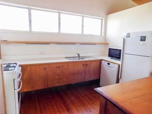 Moorings - Toogoom- Beachfront - 3BR- Aircon