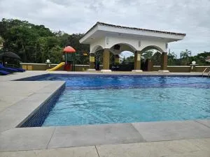 Apartamento con vista al Canal de Panamá - Gamboa