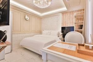 February, Riverside Hotel Gyeongsan