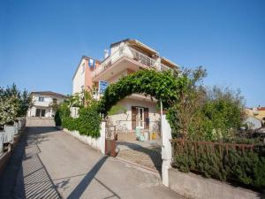 Apartment in Brodarica near Beaches