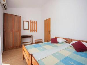 Apartment in Brodarica near Beaches