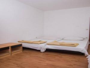 Apartment in Brodarica by the Beach