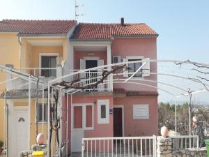 Apartment in Brodarica near Beach Gaj