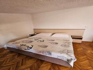 Apartment in Tribunj near Scenic Beaches