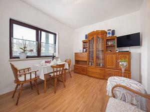 Apartment in Zaton near Beach Zvizda