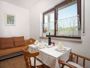 Apartment in Zaton near Beach Zvizda