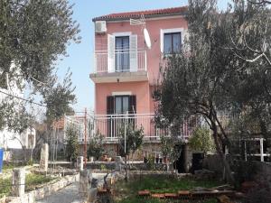 Apartment in Brodarica near Beach Gaj