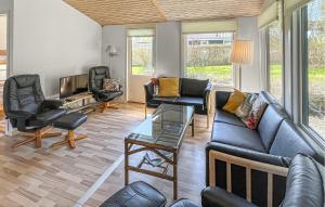 3 Bedroom Beautiful Home In Hørve