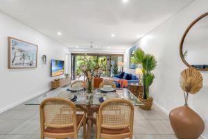 Temple Breeze - Swim Out Apartment