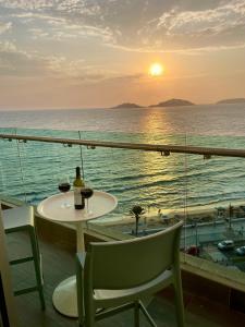 Torre Eme- stunning bay view and balcony!