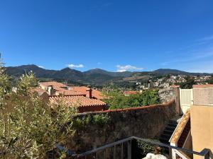 Maisons de vacances Maison renovee T3 avec balcon et climatisation au coeur de Collioure - FR-1-309-457 : Maison de Vacances