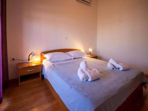 Apartment in Pa man near Beach Lu ina