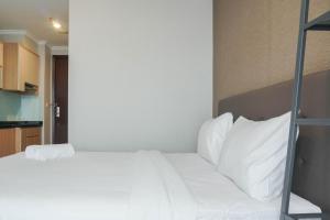 Stunning and Good Location Studio at Menteng Park Apartment By Travelio