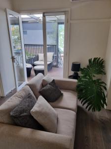 Olivers Hill apartment