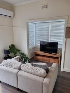 Olivers Hill apartment