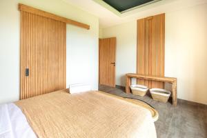 Chic industrial 2-Br townhouse with private pool