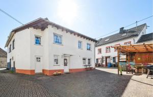 Three-Bedroom Holiday Home in Strohn