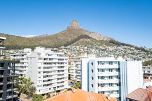 Flamingo 807 - Top Floor Sea Point Apartment with Daily Housekeeping