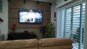 Sobrado aconchegante e acolhedor, com hidro spa