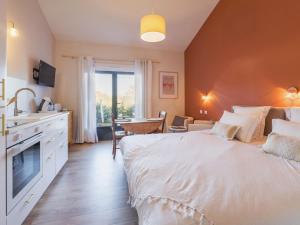 Studio Bohême avec terrasse et parking, à proximité de Planète Sauvage - FR-1-306-1305