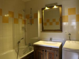Appartement pour 6 avec balcon et vue montagne, WIFI - FR-1-508B-35