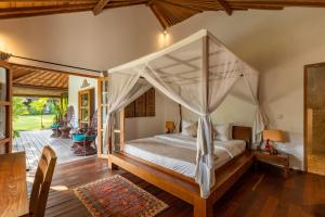 Villa Tago - 5 BR Villa in Umalas