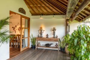 Villa Tago - 5 BR Villa in Umalas