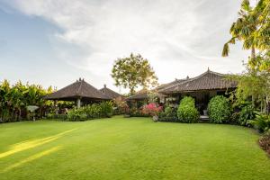 Villa Tago - 5 BR Villa in Umalas