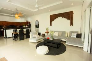 Homey Villa with Private Pool in Central Canggu