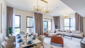 Spacious 3BR in Lamtara, Burj View