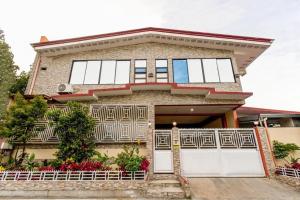 La Belladoza near Airport