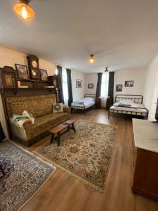 Schloss Nidda - FeWo mit Privatgarten, Fellnasen willkommen!