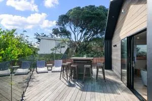 The Coastal Nest - Waitarere Beach Holiday Home - 莱文