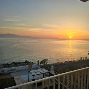 Beachfront Bliss Oasis - Mikrós Váltos