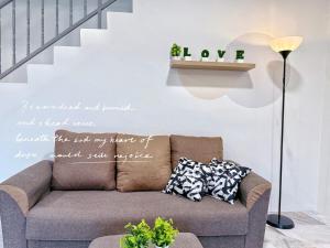 Air Putih 4R3B Homestay Double storey corner Lot