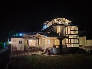 Luxury Glasshouse Villa In Yercaud - Erode
