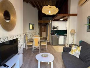 Amazing Apartment in Malaga Oldtown Calle Carreteria FREE WIFI&AC