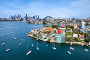 Kurraba Point Harbourside Studio Steps from Ferry - BADEN