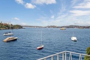 Kurraba Point Harbourside Studio Steps from Ferry - BADEN