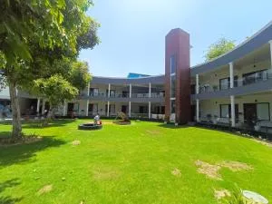 Clarks inn Bichpuri Agra - Sikandra