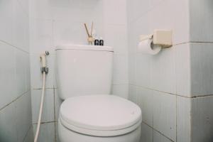 Cozy Stay Studio at Signature Park Tebet at 19th Floor Apartment By Travelio