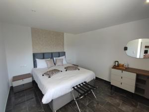 Hotels Hotel Parc Les Cigognes : photos des chambres
