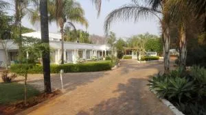 Heatherdale Guesthouse & Shuttle Services - Soshanguve