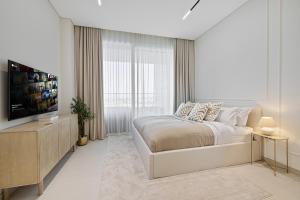 Daniels Studio with Canal View at Marasi Drive