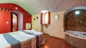 Cueva del Mesto Hinojares by Ruralidays