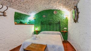 Cueva del Mesto Hinojares by Ruralidays