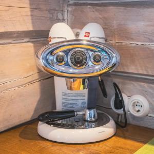 Cozy River House with hot tub