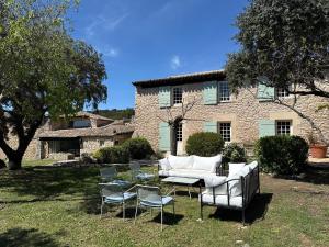 Maisons de vacances Mas traditionnel a Gordes en pleine nature : photos des chambres